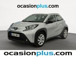 Gris Usado 2024 Toyota Aygo Play Utilitario | 13.469 € (Precio justo)