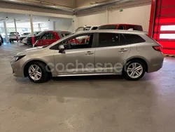 Gris / plata Usado 2022 Toyota Corolla Active Familiar | 23.900 € (Un poco caro)