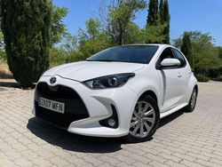 Blanco Usado 2023 Toyota Yaris Hybrid Active Berlina | 18.990 € (Precio justo)