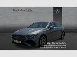 Gris Usado 2024 Mercedes A200 AMG line Berlina | 35.490 € (Precio justo)