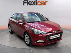 Rojo Usado 2016 Hyundai i20 Berlina | 8990 € (Buen precio)
