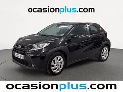 Negro Usado 2024 Toyota Aygo Play Utilitario | 13.864 € (Precio justo)