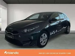 Gris Usado 2023 Kia Ceed Berlina | 17.890 € (Precio justo)