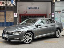 Gris / plata Usado 2016 VW Passat Sportline Berlina | 16.495 € (Un poco caro)