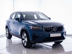 Azul Usado 2024 Volvo XC40 Core SUV | 41.700 €