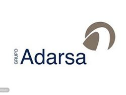 Gris / plateado Usado 2023 Mercedes CLA200 AMG line Berlina | 42.900 € (Caro)