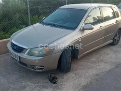 Naranja Usado 2005 Kia Cerato EX Berlina | 1300 €