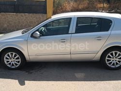 Gris / plata Usado 2005 Opel Astra Edition Berlina | 3300 € (Precio justo)