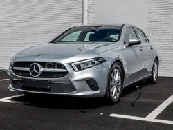 Gris / plata Usado 2023 Mercedes GLA250 SUV | 35.000 € (Super precio)