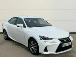 Blanco Usado 2017 Lexus IS300h Executive Line Berlina | 23.900 € (Precio justo)