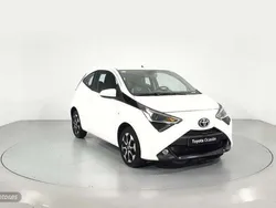 Blanco Usado 2019 Toyota Aygo X-play Utilitario | 11.700 € (Precio justo)