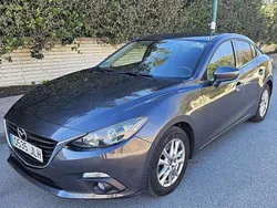 Gris Usado 2016 Mazda 3 Style Utilitario | 6900 €