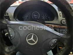 Negro Usado 2003 Mercedes E220 Elegance Berlina | 3000 € (Precio justo)