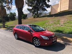 Rojo Usado 2010 Toyota Avensis Advance Familiar | 8990 € (Precio justo)