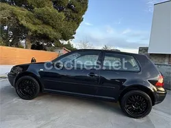 Negro Usado 2002 VW Golf IV Advance Berlina | 2700 € (Buen precio)