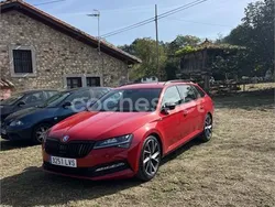 Rojo Usado 2021 Skoda Superb SportLine Familiar | 28.000 €