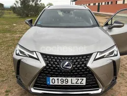 Gris / plata Usado 2022 Lexus UX Business Edition SUV | 29.000 € (Precio justo)
