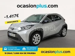 Gris / plata Usado 2024 Toyota Aygo Play Utilitario | 15.590 € (Precio justo)