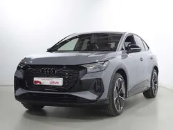 Gris Usado 2024 Audi Q4 Sportback e-tron Ambiente SUV | 52.300 €
