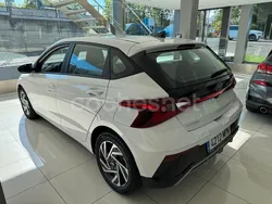 Blanco Usado 2024 Hyundai i20 Berlina | 19.795 € (Un poco caro)