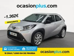Gris Usado 2024 Toyota Aygo Play Utilitario | 14.990 € (Precio justo)