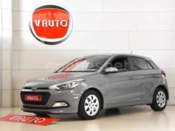 Gris / plata Usado 2022 Hyundai i20 Berlina | 13.900 €