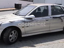 Gris / plata Usado 2001 Opel Vectra Elegance Berlina | 350 €