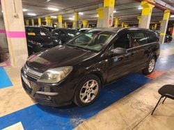 Negro Usado 2006 Opel Astra Enjoy Familiar | 2950 € (Precio justo)