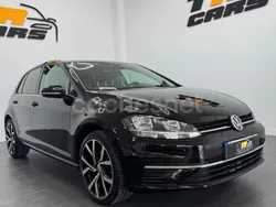 Negro Usado 2019 VW Golf VII Advance Berlina | 16.900 € (Buen precio)