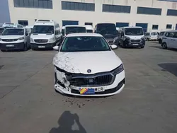 Blanco Usado 2022 Skoda Octavia Ambition Utilitario | 7900 €