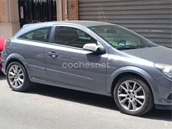 Gris / plata Usado 2008 Opel Astra GTC Sport Berlina | 3200 € (Buen precio)