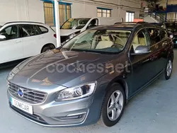 Gris / plata Usado 2018 Volvo V60 Momentum Familiar | 14.500 € (Buen precio)