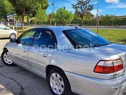 Gris / plata Usado 2000 Opel Omega Elegance Berlina | 2500 €