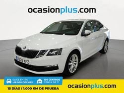 Blanco Usado 2017 Skoda Octavia Ambition Berlina | 14.700 € (Un poco caro)