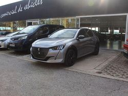 Gris Usado 2023 Peugeot e-208 GT Utilitario | 17.850 €