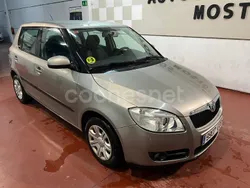 Beige Usado 2010 Skoda Fabia Berlina | 5350 € (Precio justo)