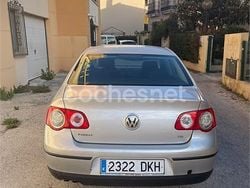 Gris / plata Usado 2005 VW Passat Trendline Berlina | 3300 € (Precio justo)