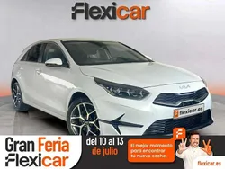 Blanco Usado 2023 Kia Ceed Berlina | 15.590 € (Buen precio)
