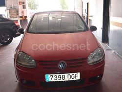 Rojo Usado 2005 VW Golf IV Trendline Berlina | 2999 € (Precio justo)