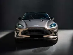 Marrón Nuevo 2024 Aston Martin DBX SUV | 168.000 €