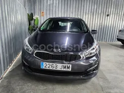 Gris / plata Usado 2016 Kia Ceed GT Berlina | 8700 € (Buen precio)