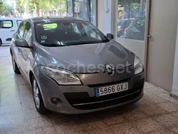 Beige Usado 2010 Renault Mégane III Dynamique Berlina | 5500 € (Precio justo)