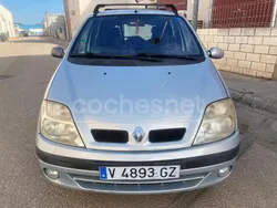 Gris / plata Usado 2000 Renault Scénic Monovolumen | 1950 €