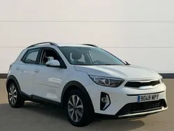 Blanco Usado 2024 Kia Stonic SUV | 19.900 € (Precio justo)
