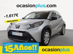 Gris / plata Usado 2024 Toyota Aygo Play Utilitario | 14.850 € (Precio justo)