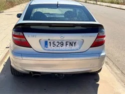 Gris / plata Usado 2007 Mercedes C180 Sport Edition Berlina | 7300 € (Precio justo)
