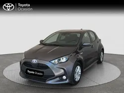 Gris / plata Usado 2021 Toyota Yaris Hybrid Active Berlina | 17.600 € (Precio justo)