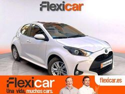Blanco Usado 2024 Toyota Yaris Hybrid Active Utilitario | 16.990 € (Super precio)