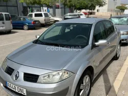 Gris / plata Usado 2005 Renault Mégane II Privilege Berlina | 2900 € (Precio justo)