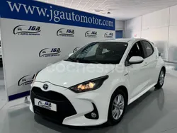 Blanco Usado 2021 Toyota Yaris Hybrid Business Edition Berlina | 17.500 € (Precio justo)